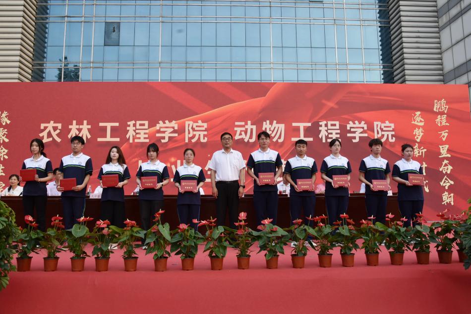 DSC_8899.JPG DSC_8899.JPG